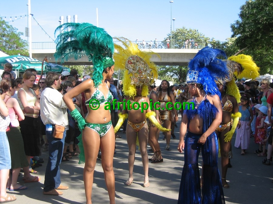 ../Images/AfricaFestival-27-28May05 067.jpg